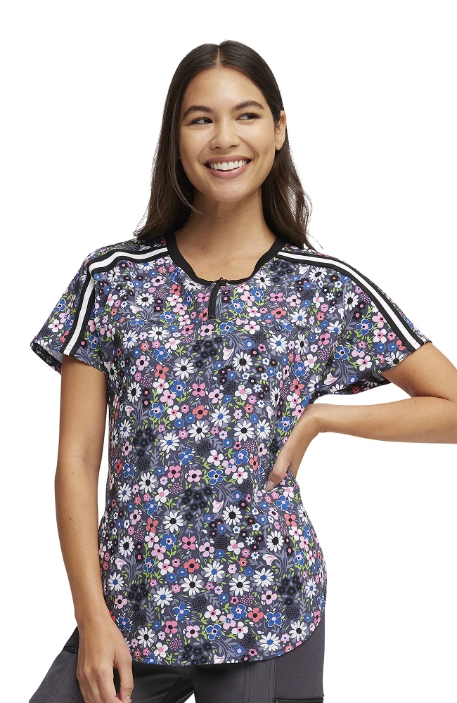Heartsoul Women's Ditsy Garden Print Scrub Top 5 Heartsoul Women's Ditsy Garden Print Scrub Top - Image 3