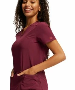 Dickies Women's V-Neck Top -Cherokee Shop 3 di dk747 650