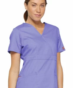 Dickies Women's Mock Wrap Top & Drawstring Pant Scrub Set -Cherokee Shop 4 di 11set 650