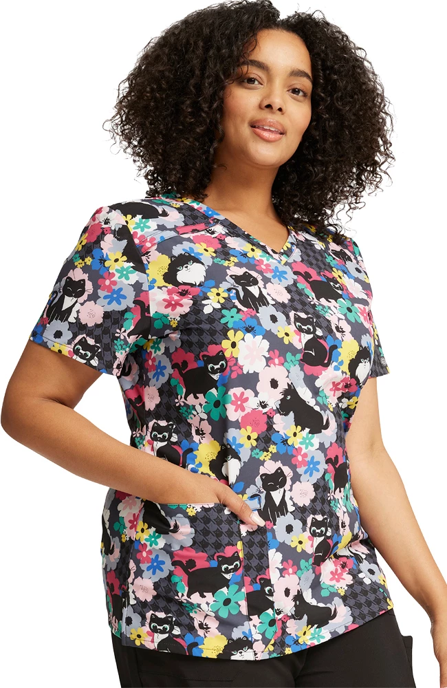 Dickies Women's V-Neck Furever Floral Print Scrub Top 6 Dickies Women's V-Neck Furever Floral Print Scrub Top - Image 4
